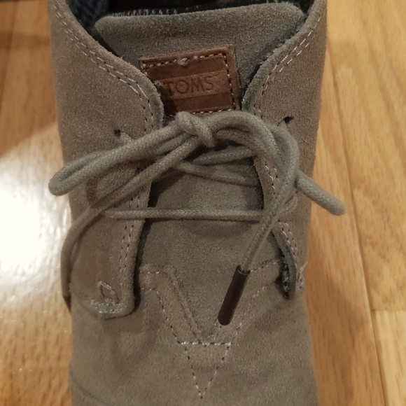 TOMS - Desert Taupe Suede Wedge Boots - Size 8.5 - Picture 9 of 11